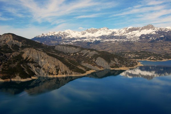 Quelles sont les techniques pour aménager une serre bioclimatique dans un jardin urbain?