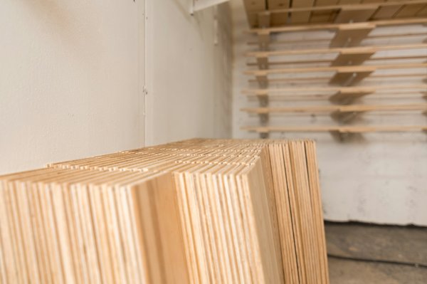 Comment choisir un parquet stratifié pour une pièce à fort passage?