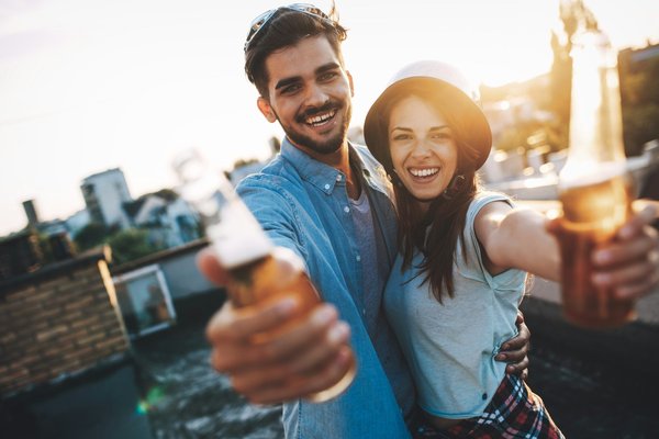 Comment intégrer un espace de restauration en plein air dans une cour intérieure?